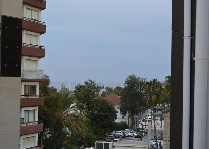 P L Panagiotis Apartman Lárnaka