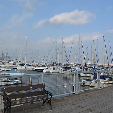 P L Panagiotis Lägenhet Larnaca