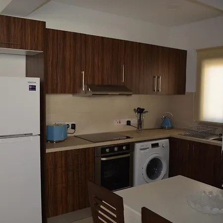 P L Panagiotis Lägenhet Larnaca